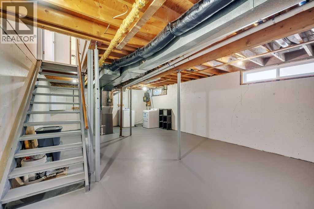 Single Family House for Sale in    Street NW Thorncliffe Calgary 