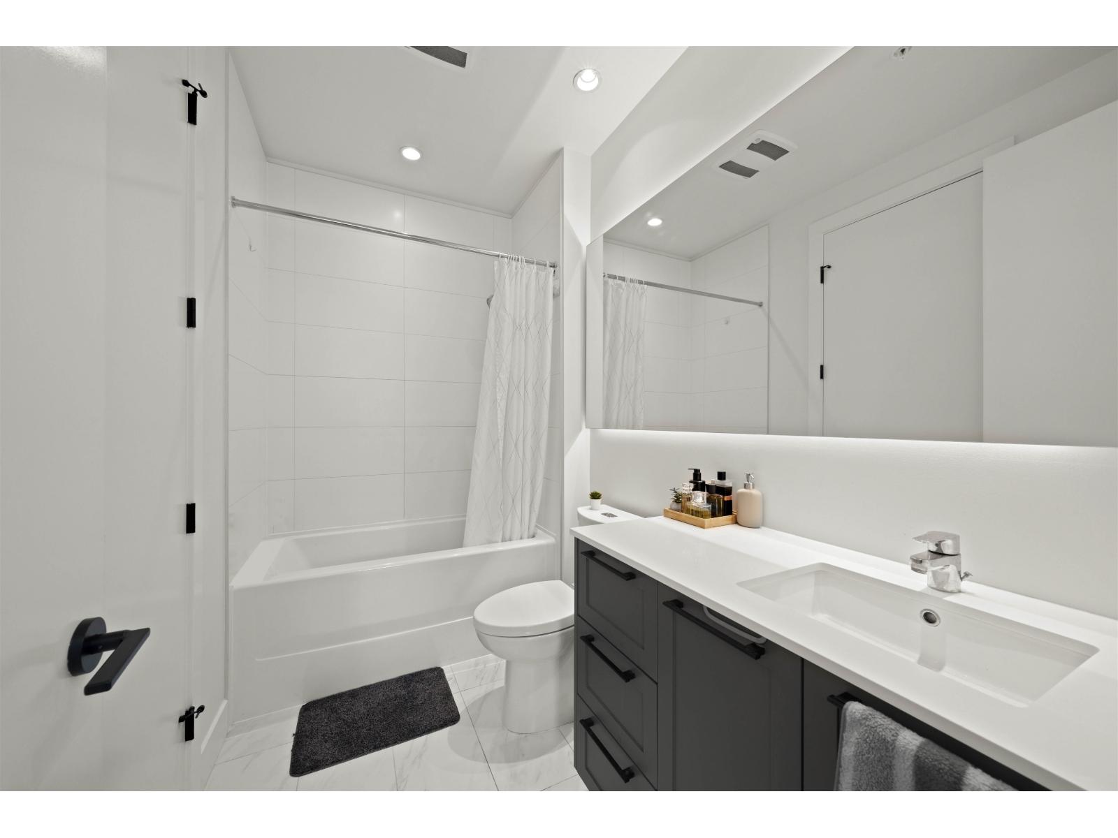 201 13933 105 BOULEVARD, Surrey