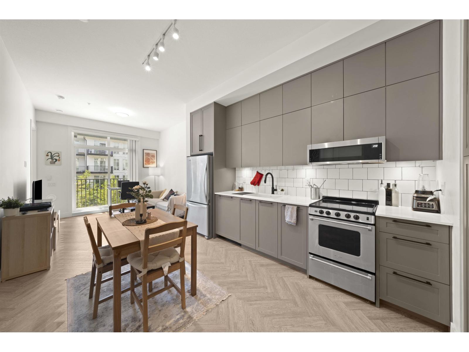 201 13933 105 BOULEVARD, Surrey