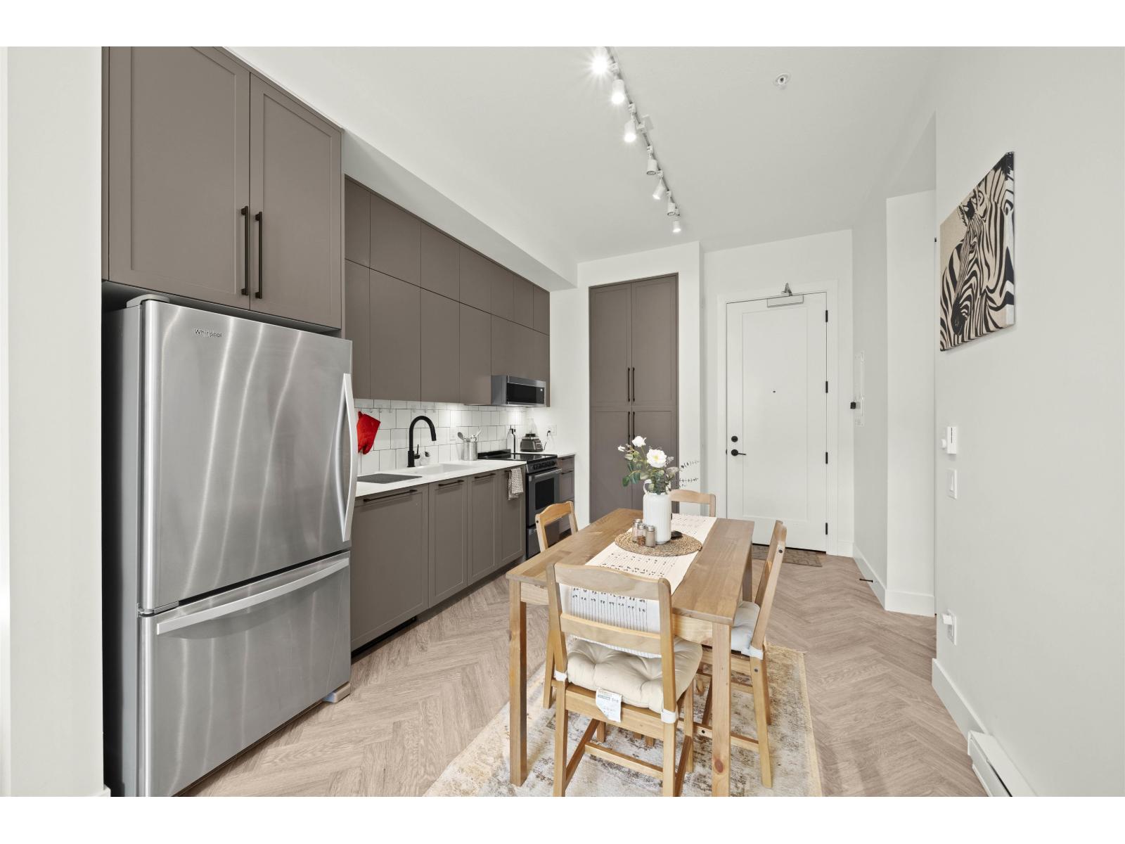 201 13933 105 BOULEVARD, Surrey