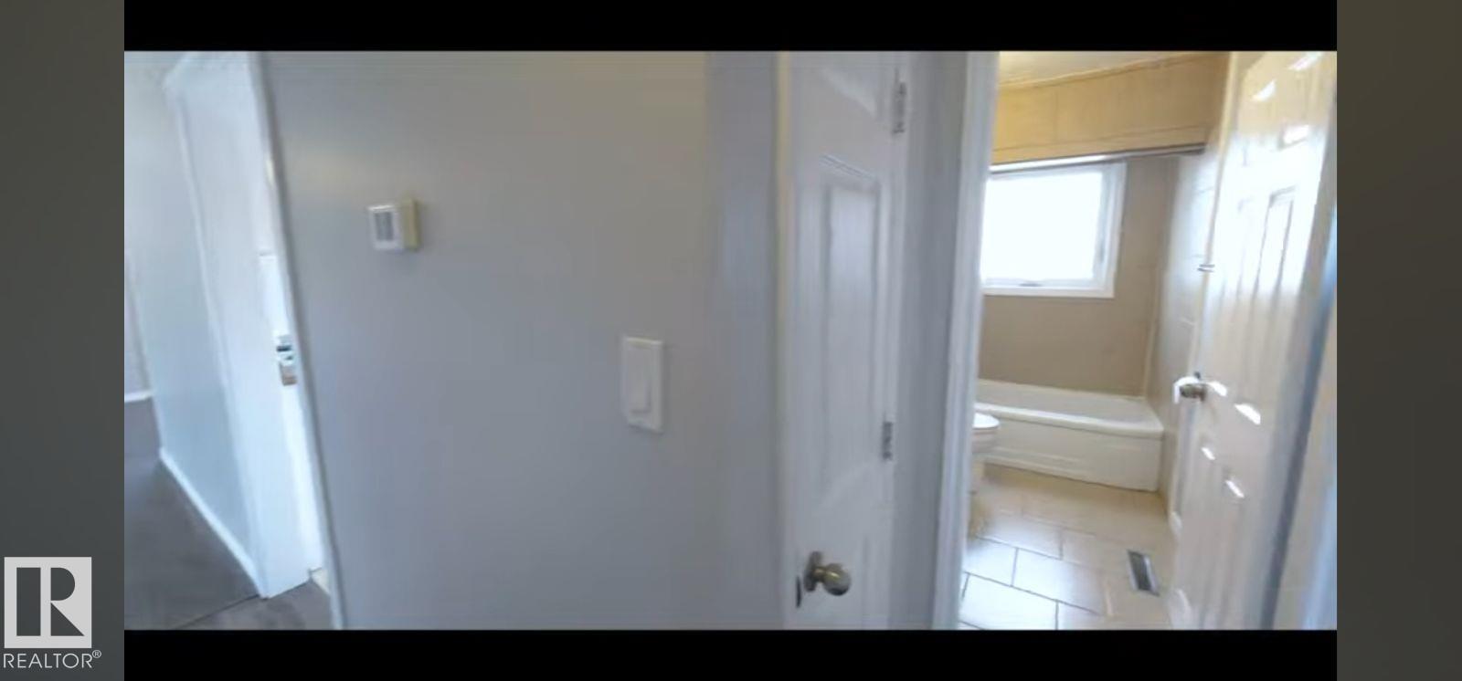 11319 137 AV NW - 11