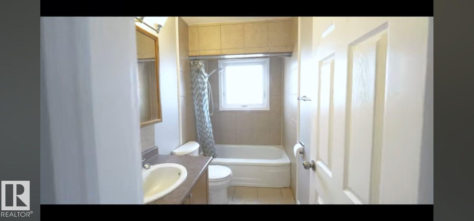 11319 137 AV NW - 35