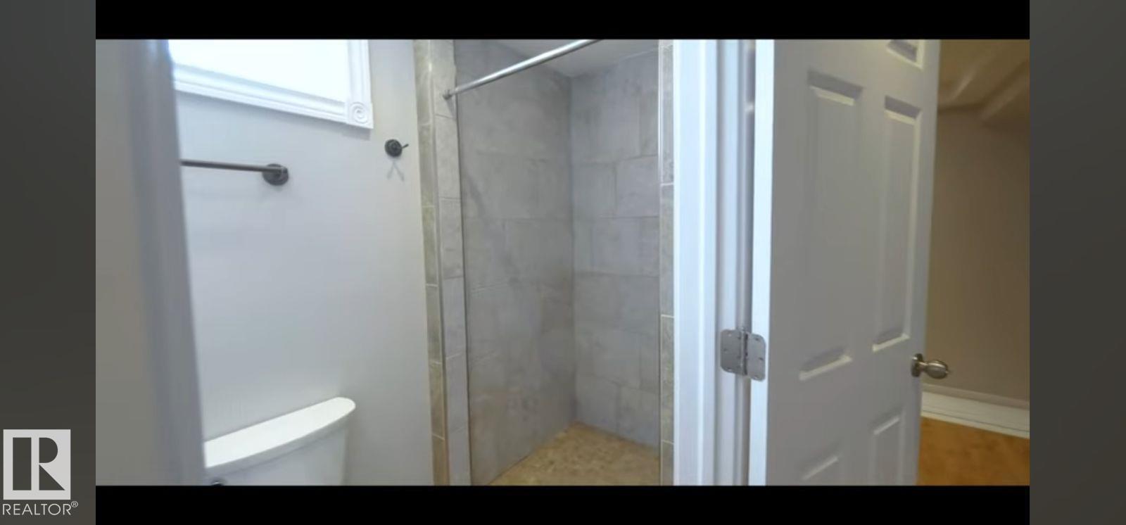 11319 137 AV NW - 38