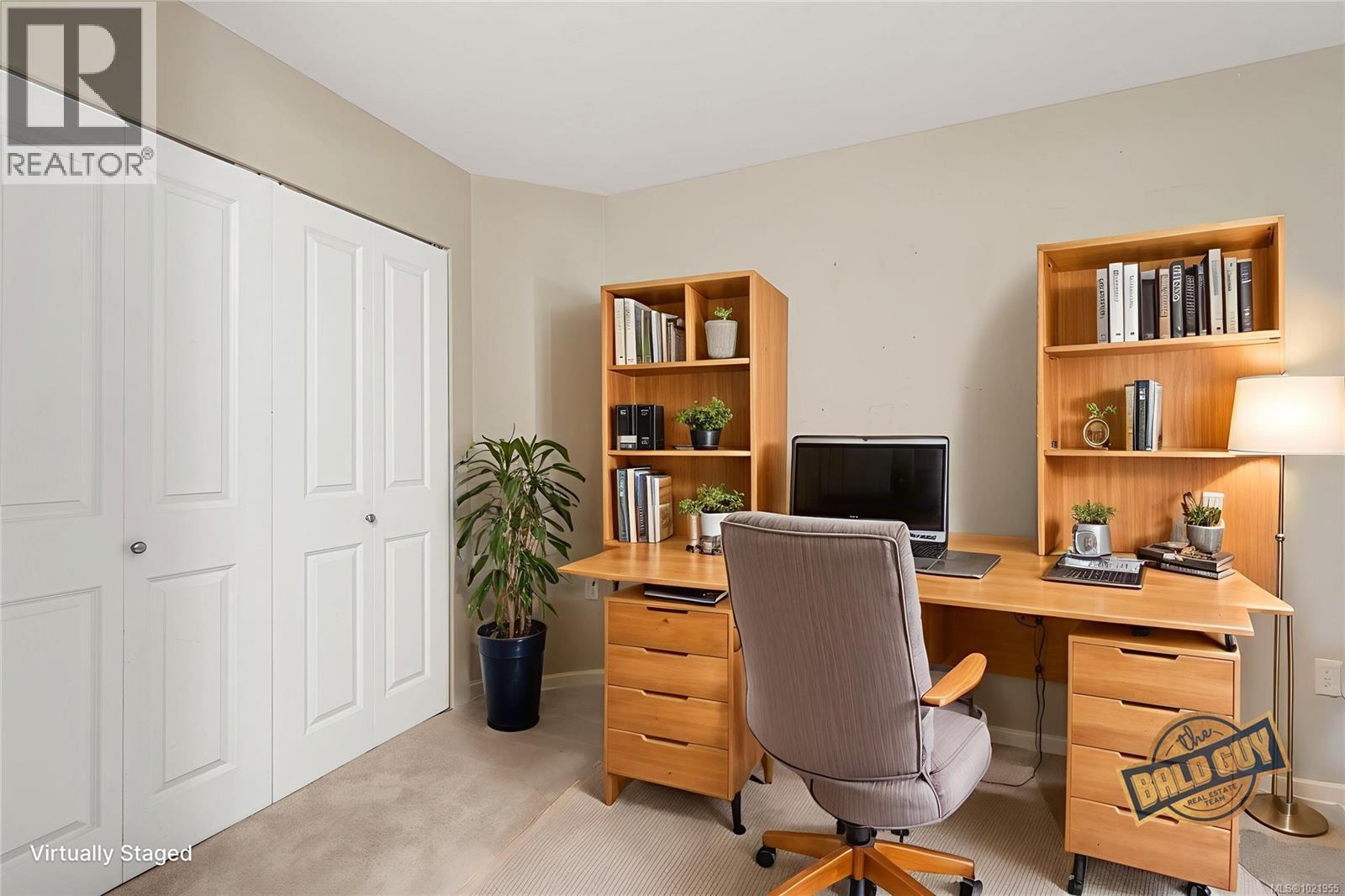 202 5670 Edgewater Lane, Nanaimo