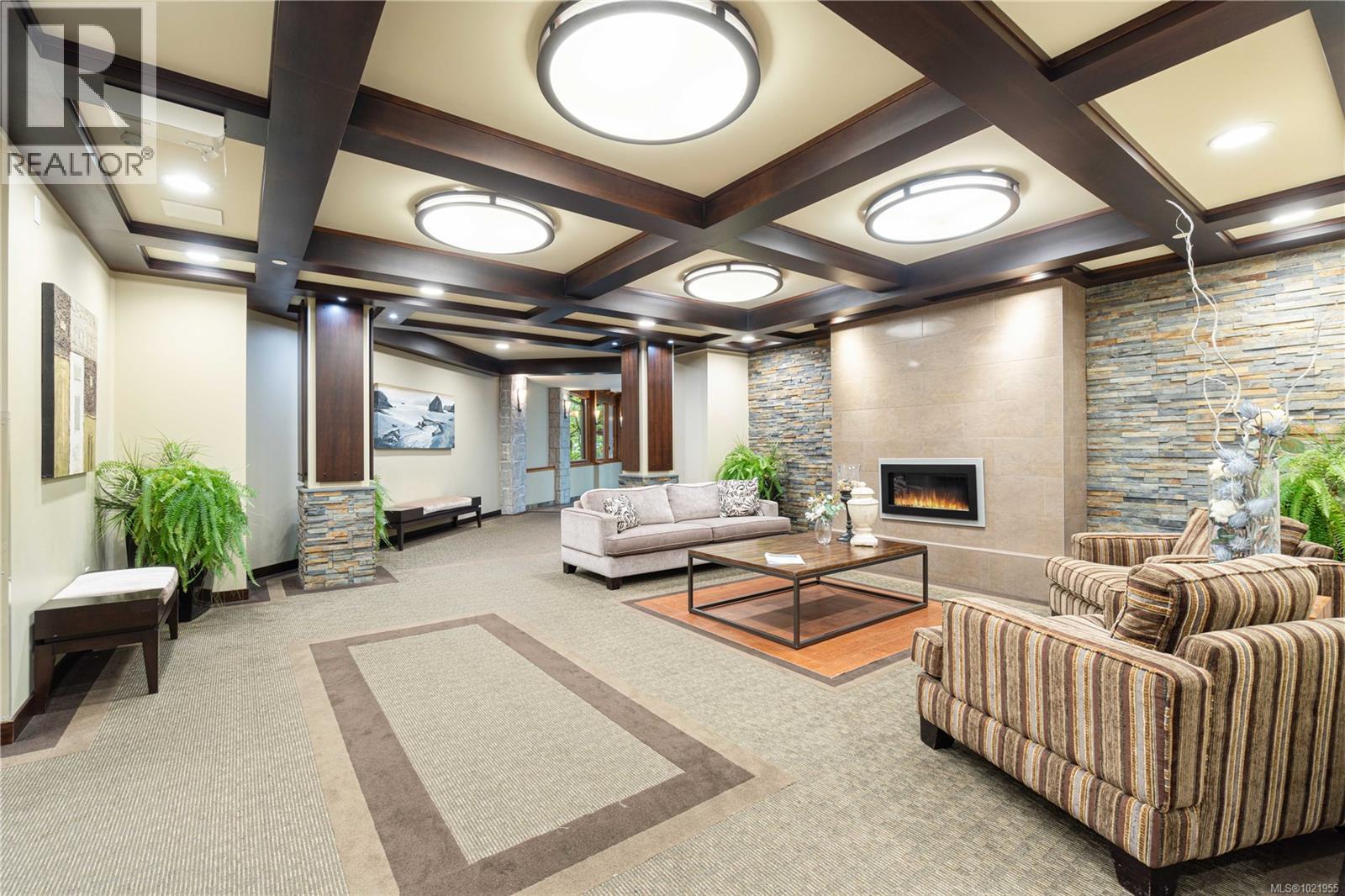 202 5670 Edgewater Lane, Nanaimo