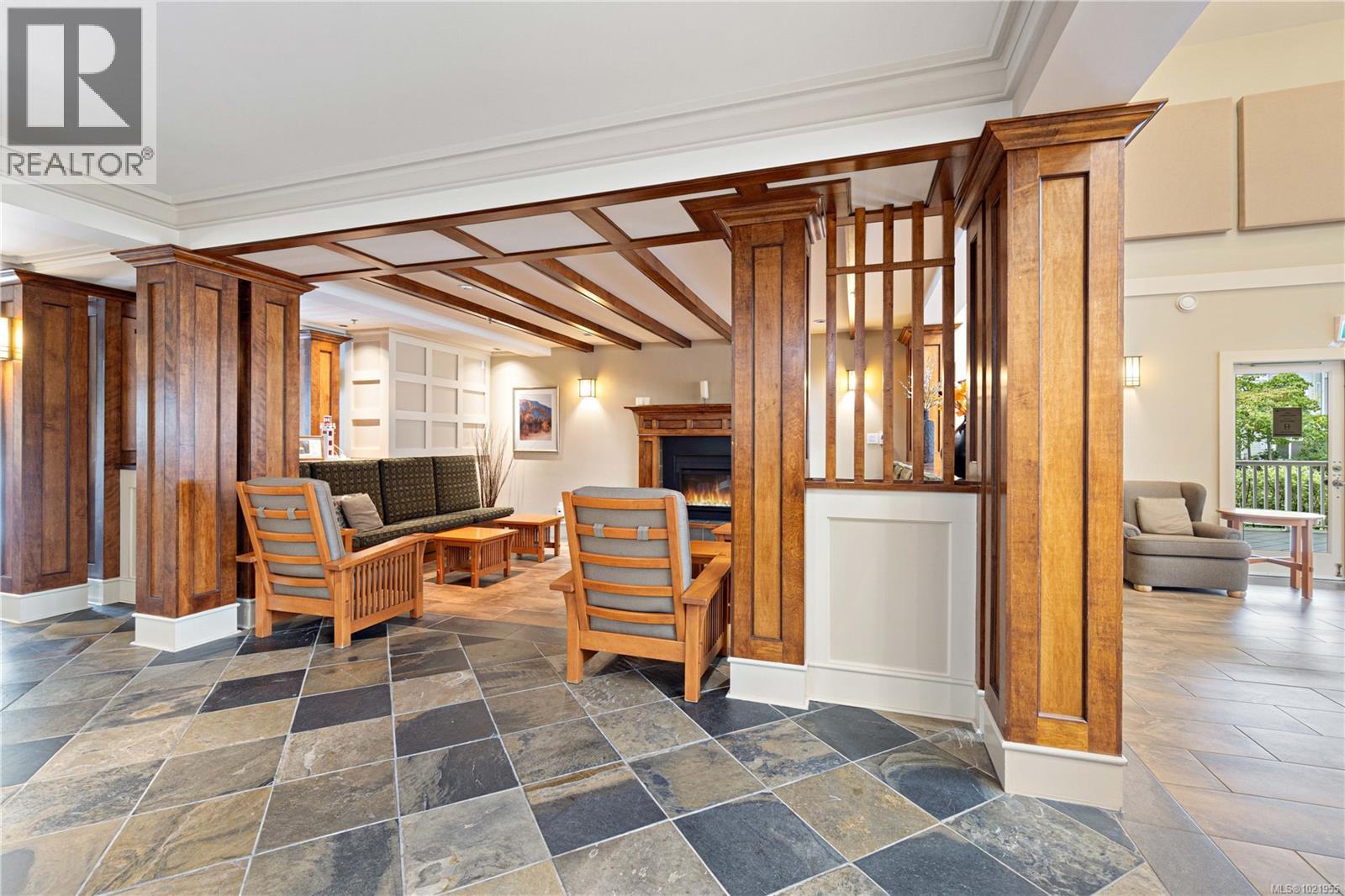 202 5670 Edgewater Lane, Nanaimo