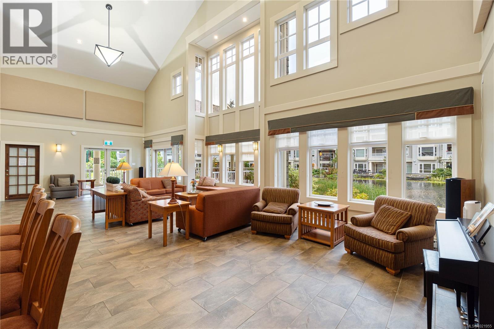 202 5670 Edgewater Lane, Nanaimo