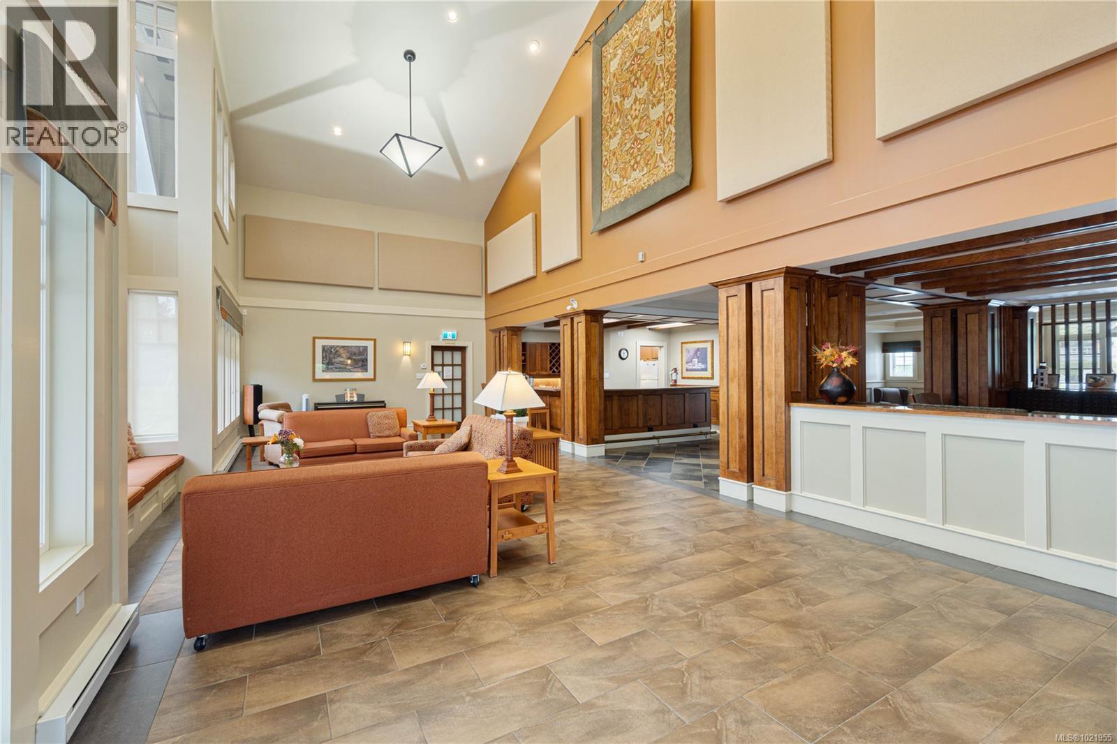 202 5670 Edgewater Lane, Nanaimo