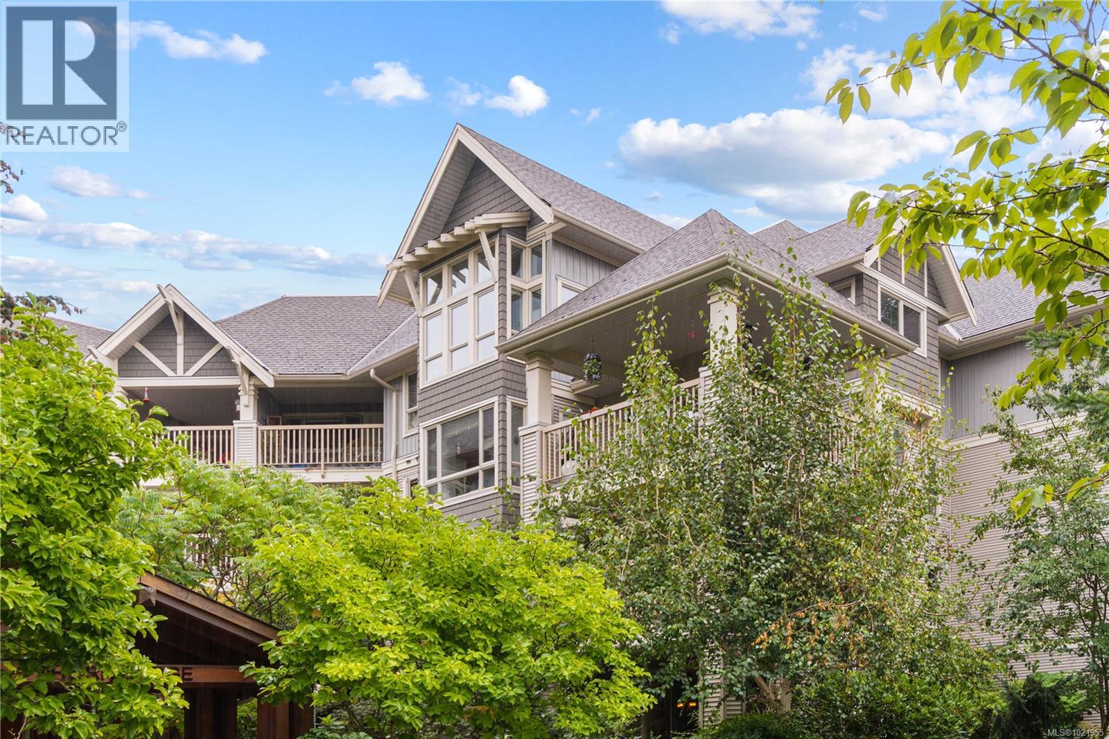 202 5670 Edgewater Lane, Nanaimo