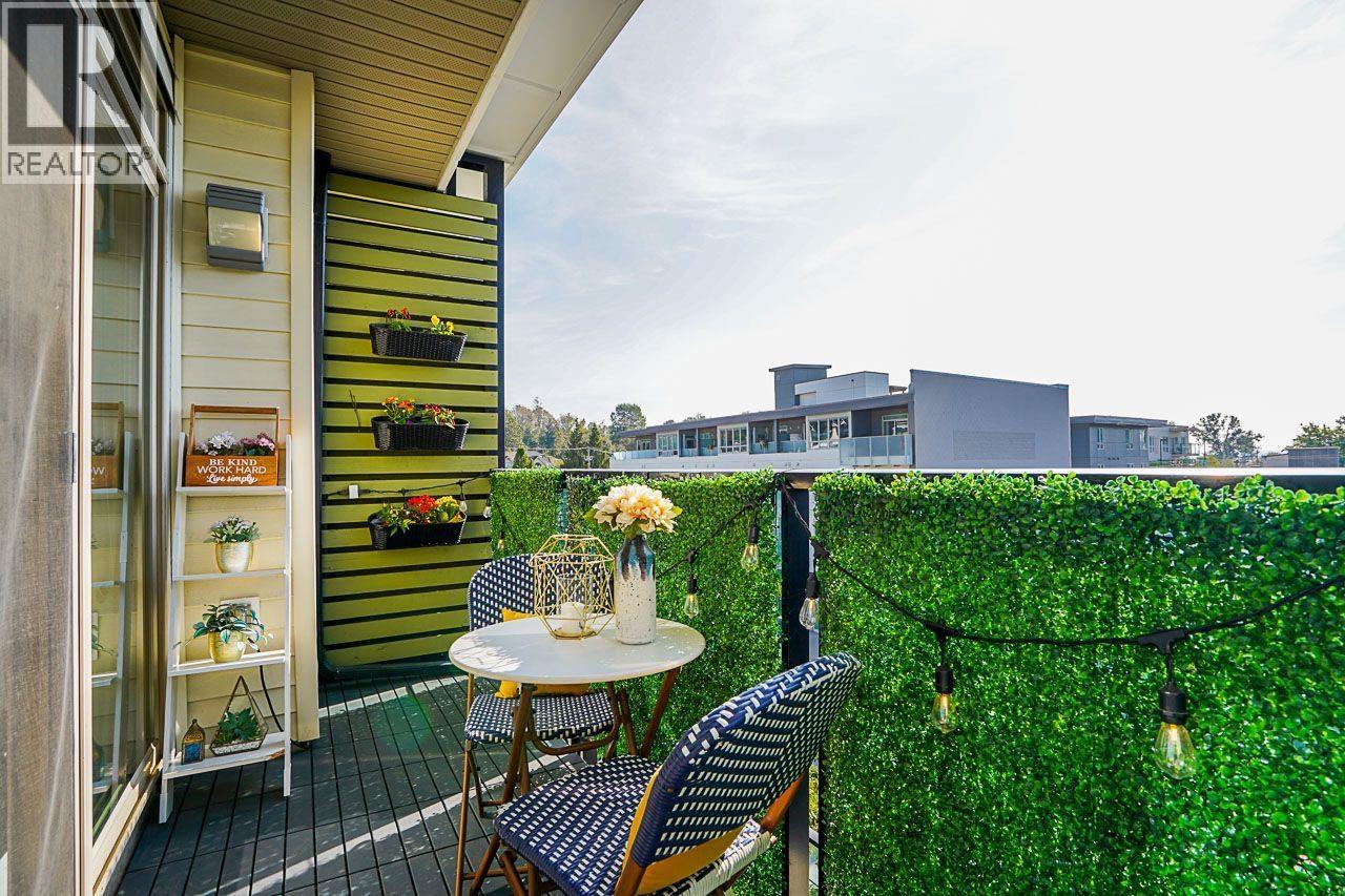 76 728 W 14TH STREET, North Vancouver