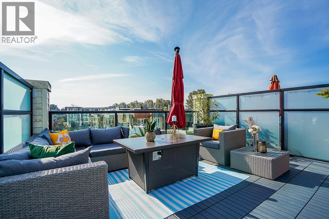 76 728 W 14TH STREET, North Vancouver