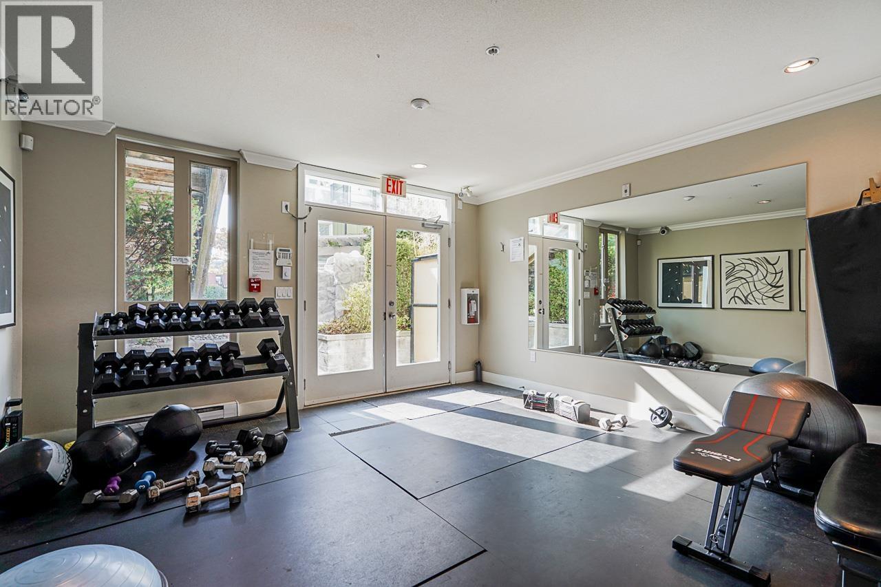 76 728 W 14TH STREET, North Vancouver