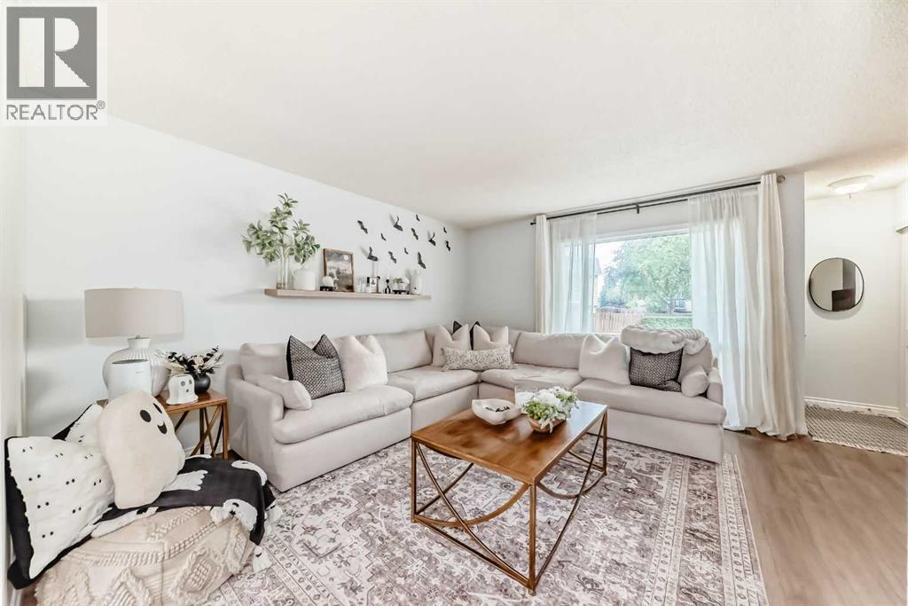 Single Family House for Sale in    Street NE Huntington Hills Calgary 