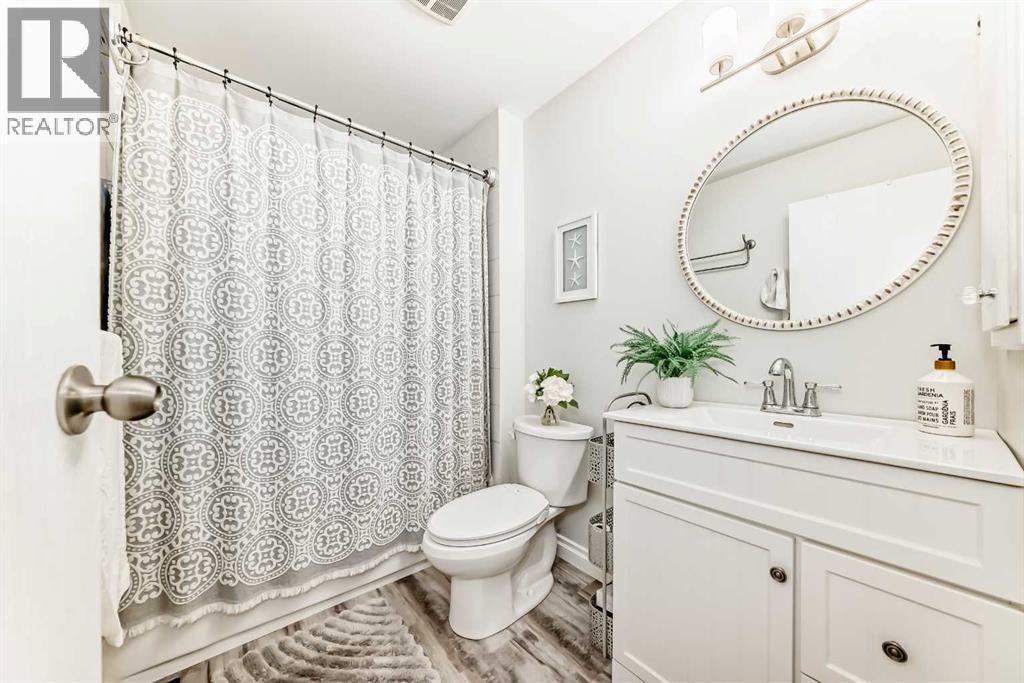 Single Family House for Sale in    Street NE Huntington Hills Calgary 