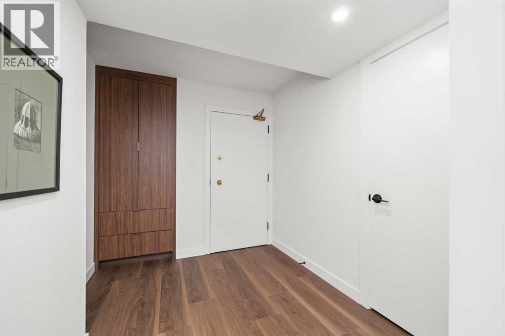 Single Family House Multi-level for Sale in    Avenue SW Mission Calgary 