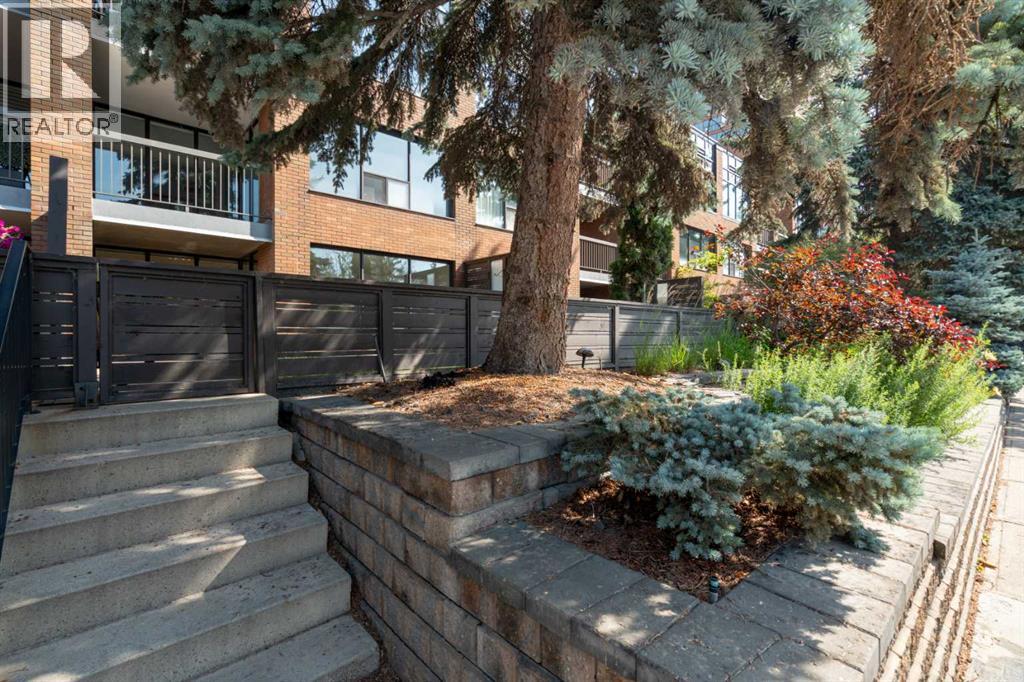 Single Family House Multi-level for Sale in    Avenue SW Mission Calgary 