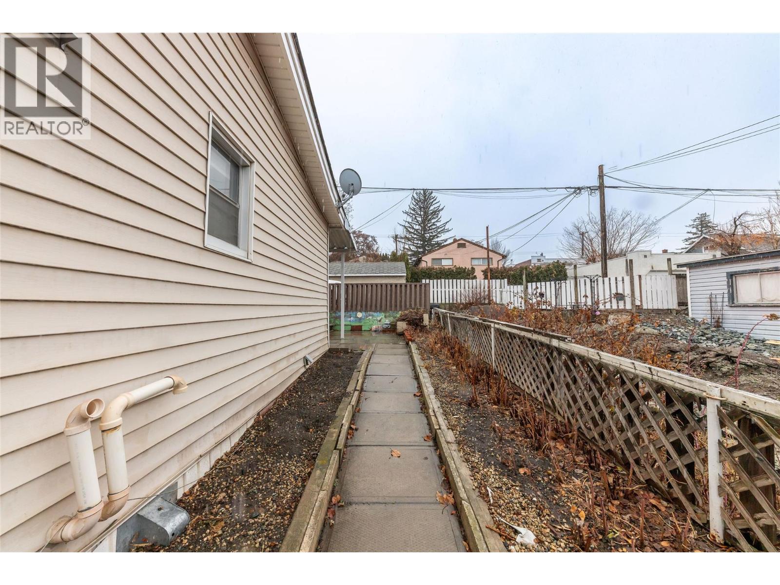 867 COLUMBIA STREET - 8