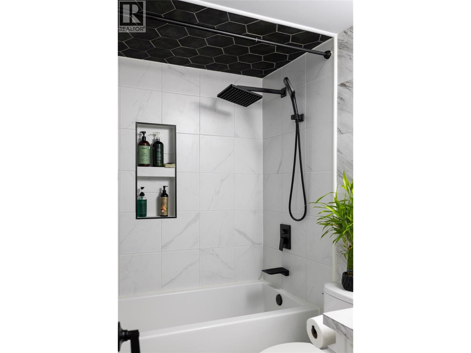 2200 40 Street Unit# 1, Vernon