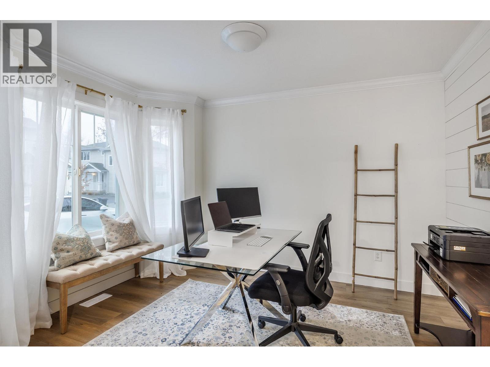 413 665 Cook Road, Kelowna