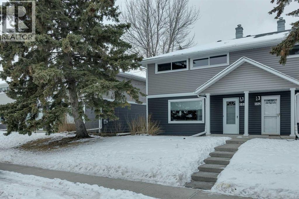 Single Family House for Sale in  Regal Park NE Renfrew Calgary 