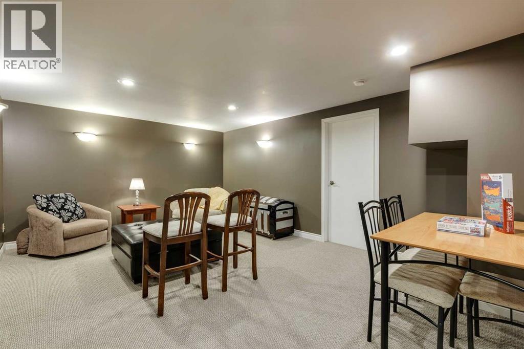 Single Family House for Sale in  Regal Park NE Renfrew Calgary 