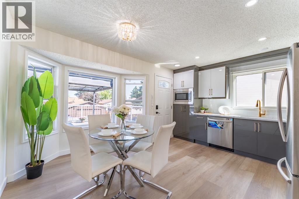 Single Family House Bi-level for Sale in  Templeview Drive NE Temple Calgary 