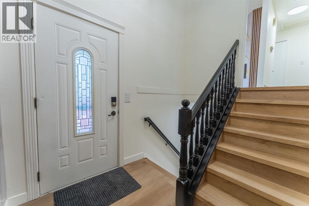 Single Family House Bi-level for Sale in  Templeview Drive NE Temple Calgary 