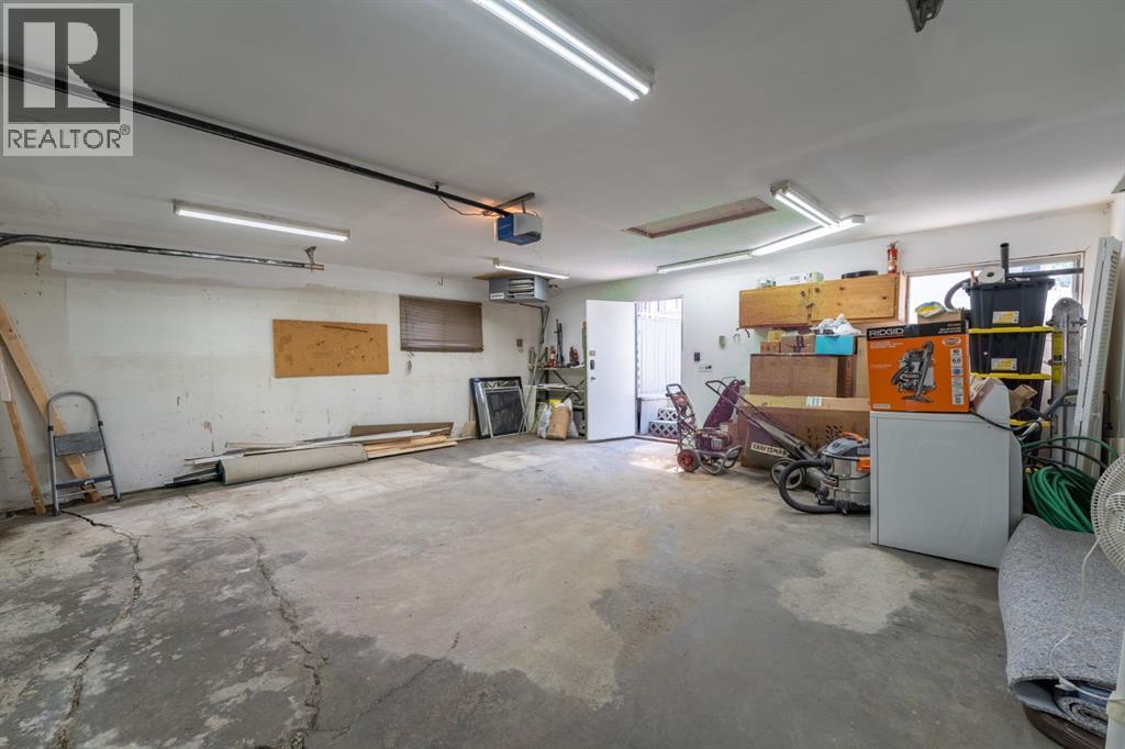 Single Family House Bi-level for Sale in  Templeview Drive NE Temple Calgary 