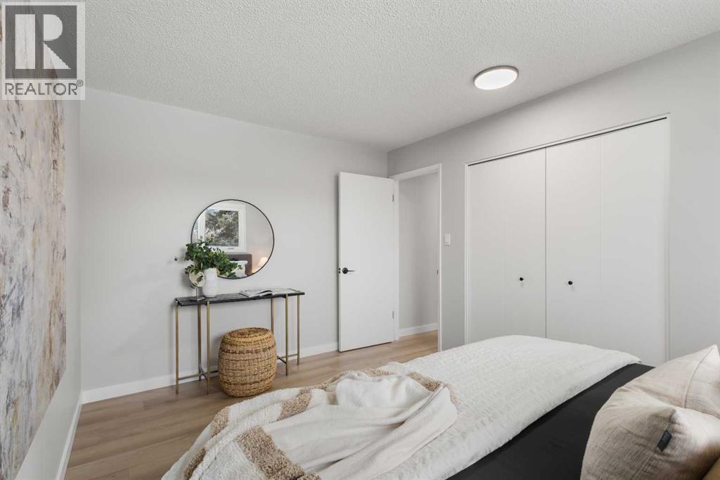 Single Family House Bungalow for Sale in  Hunterfield Road NW Huntington Hills Calgary 