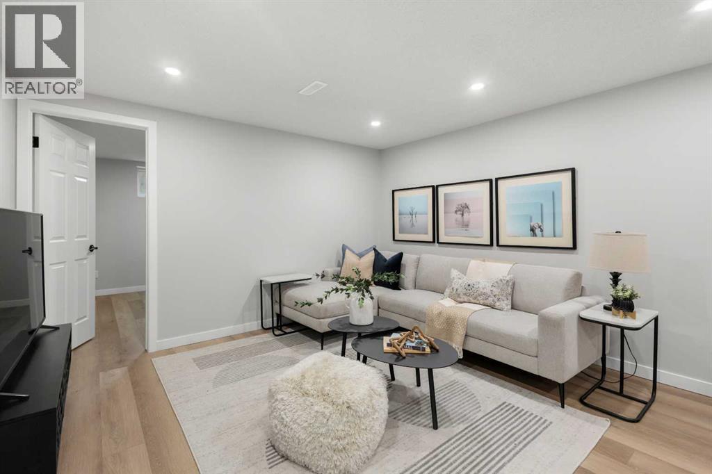 Single Family House Bungalow for Sale in  Hunterfield Road NW Huntington Hills Calgary 