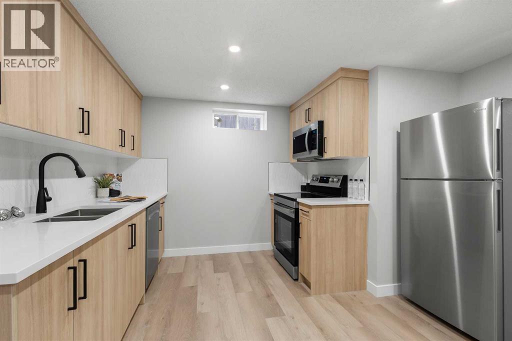 Single Family House Bungalow for Sale in  Hunterfield Road NW Huntington Hills Calgary 