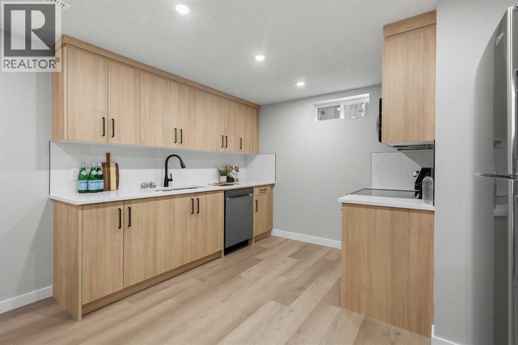 Single Family House Bungalow for Sale in  Hunterfield Road NW Huntington Hills Calgary 