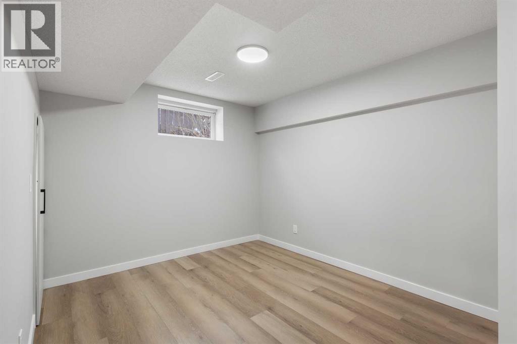 Single Family House Bungalow for Sale in  Hunterfield Road NW Huntington Hills Calgary 