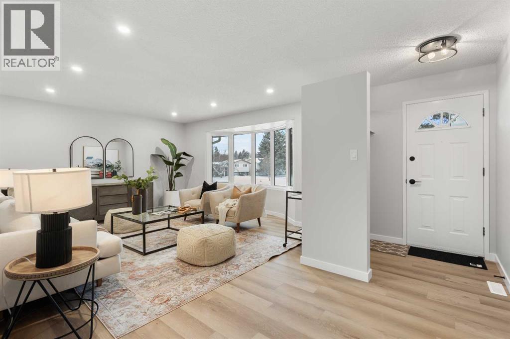 Single Family House Bungalow for Sale in  Hunterfield Road NW Huntington Hills Calgary 