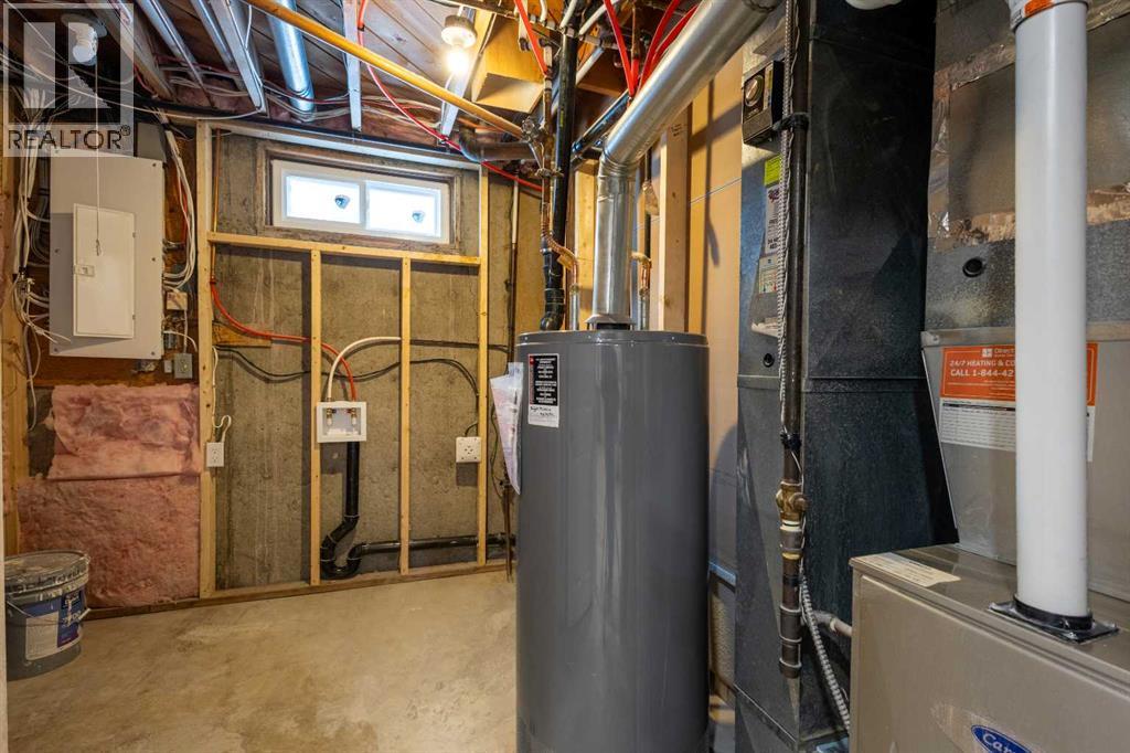 Single Family House Bungalow for Sale in  Hunterfield Road NW Huntington Hills Calgary 