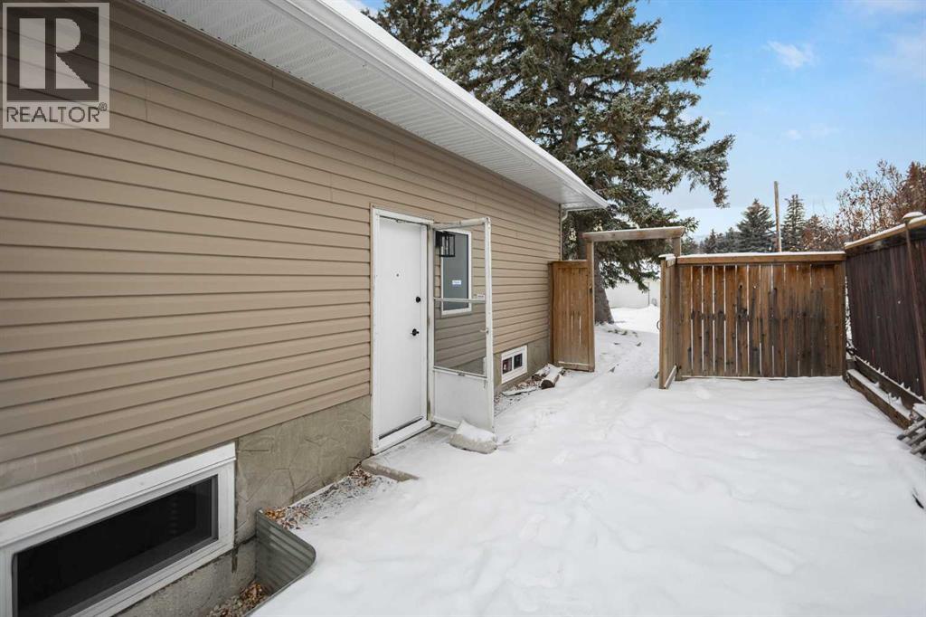 Single Family House Bungalow for Sale in  Hunterfield Road NW Huntington Hills Calgary 