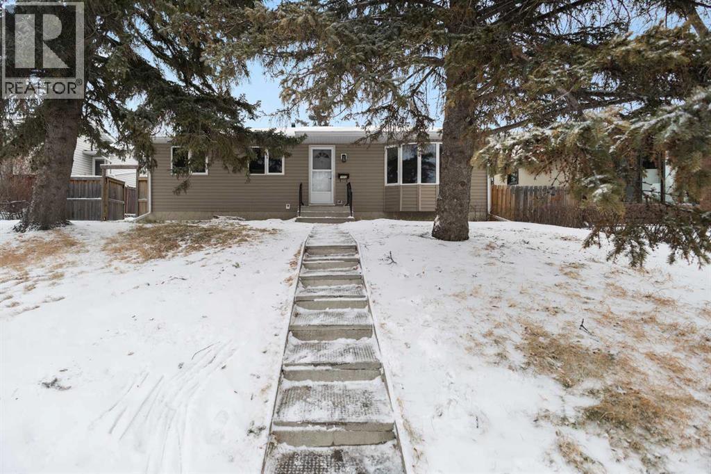 Single Family House Bungalow for Sale in  Hunterfield Road NW Huntington Hills Calgary 