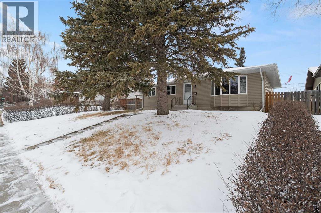 Single Family House Bungalow for Sale in  Hunterfield Road NW Huntington Hills Calgary 