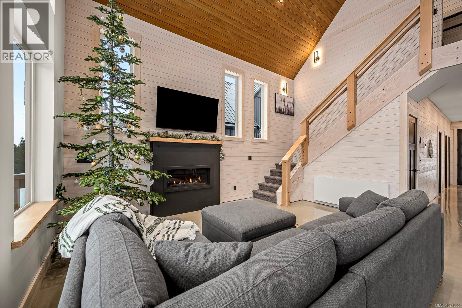 455 ARROWSMITH Ridge, Courtenay