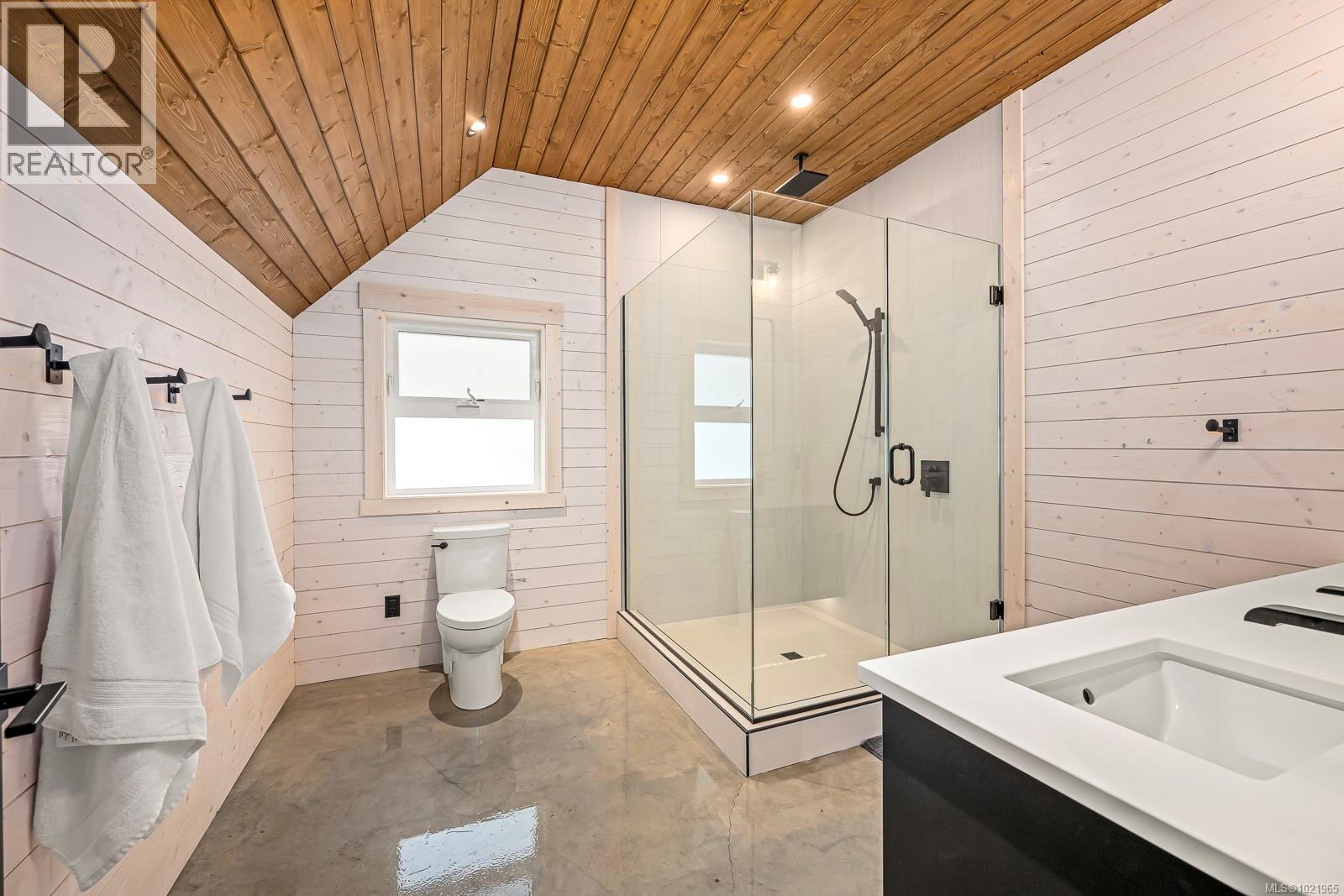 455 ARROWSMITH Ridge, Courtenay