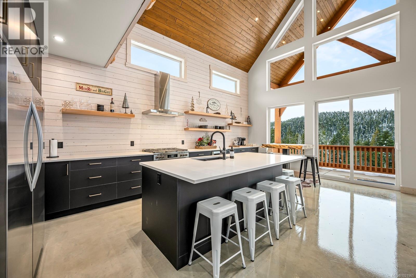 455 ARROWSMITH Ridge, Courtenay