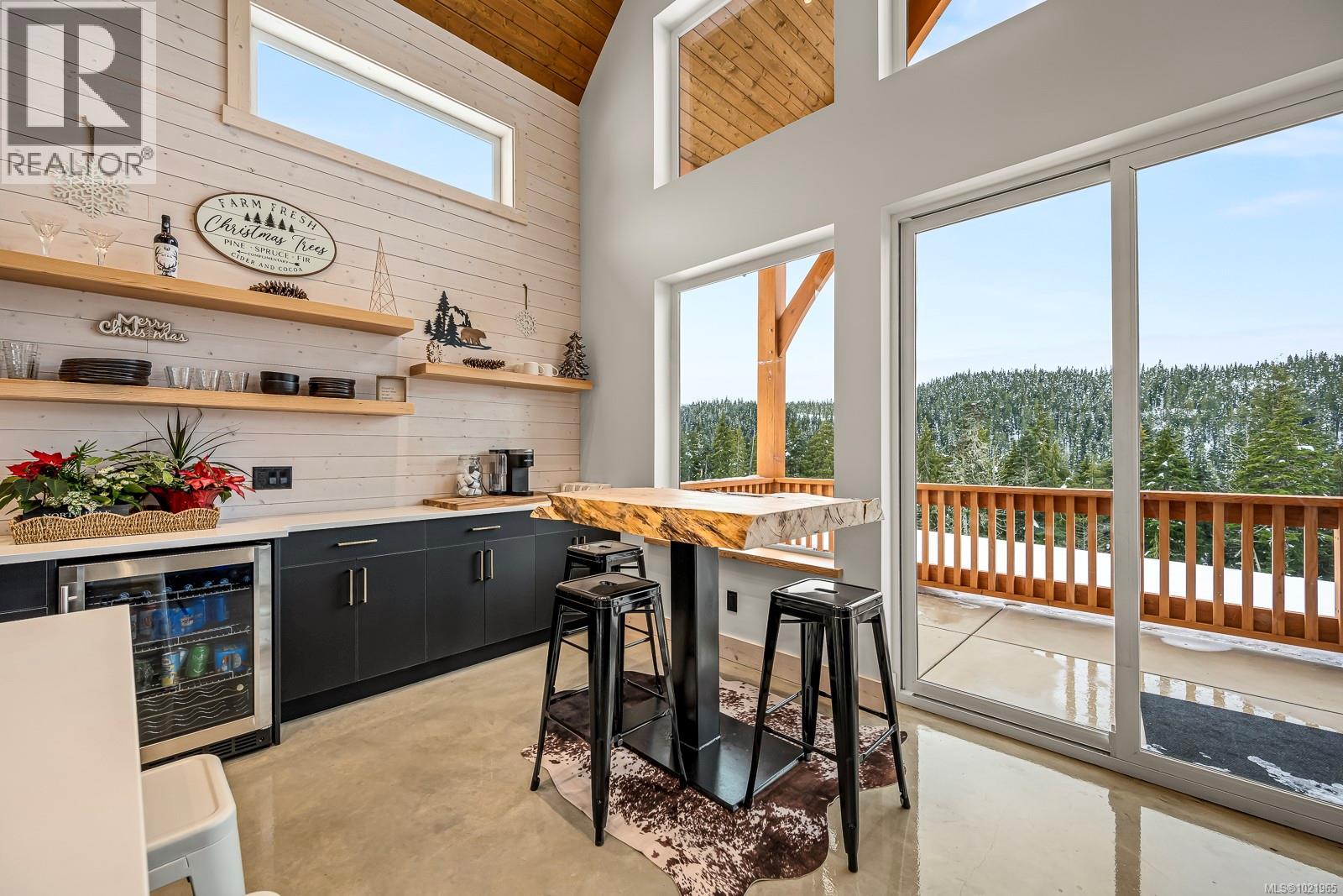 455 ARROWSMITH Ridge, Courtenay