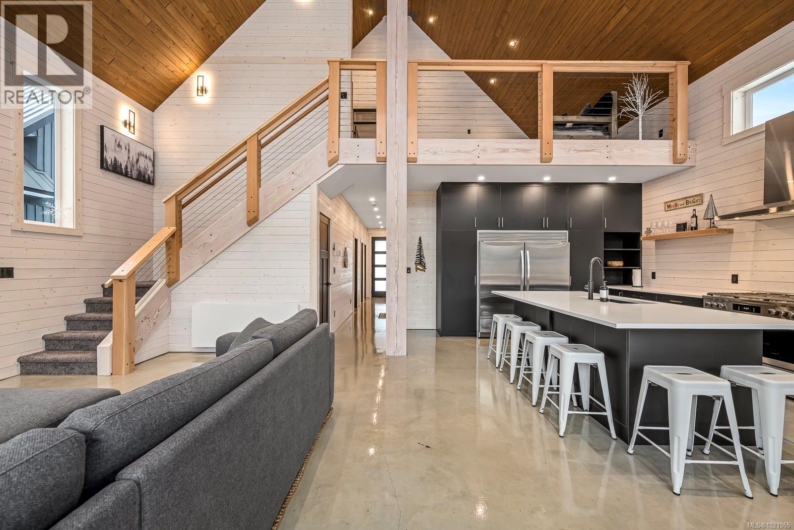 455 ARROWSMITH Ridge, Courtenay