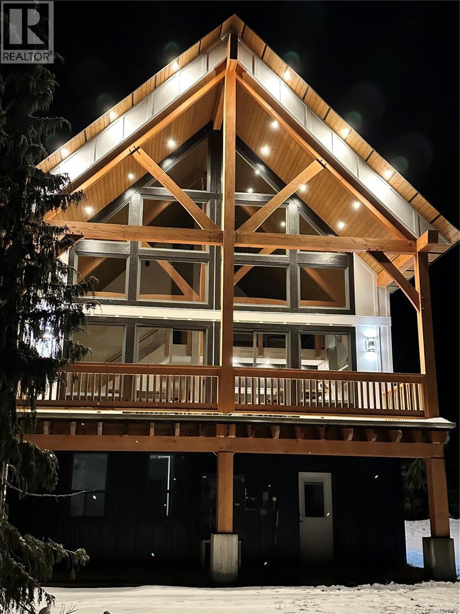 455 ARROWSMITH Ridge, Courtenay