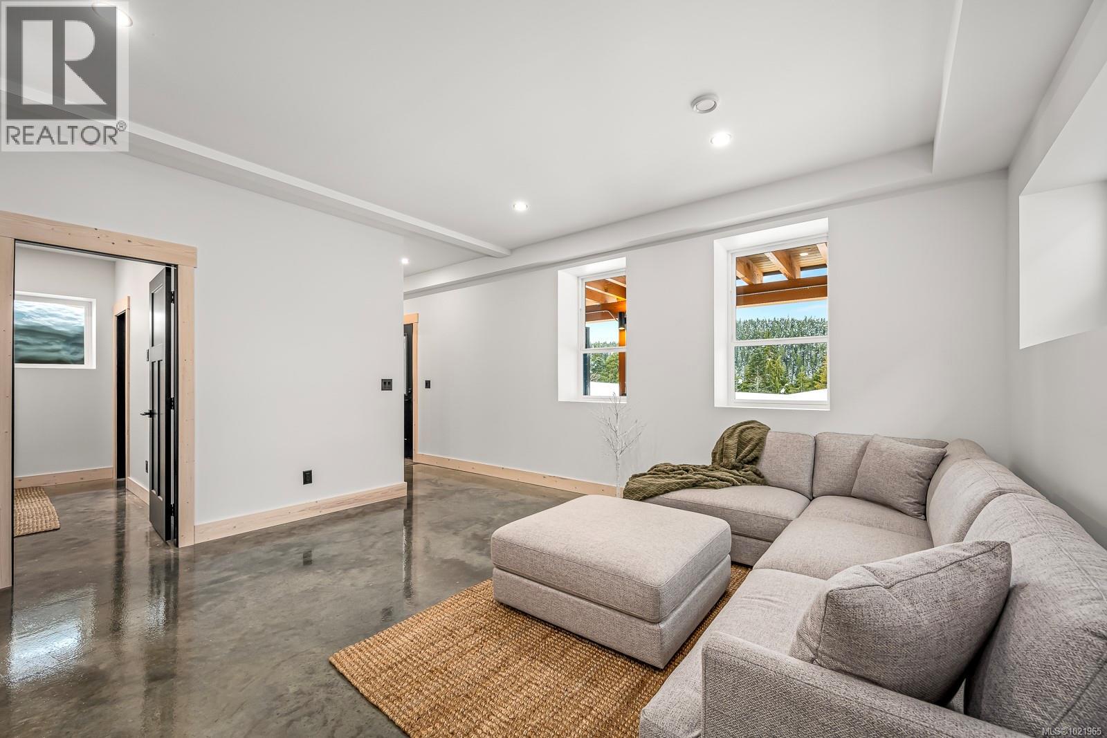 455 ARROWSMITH Ridge, Courtenay