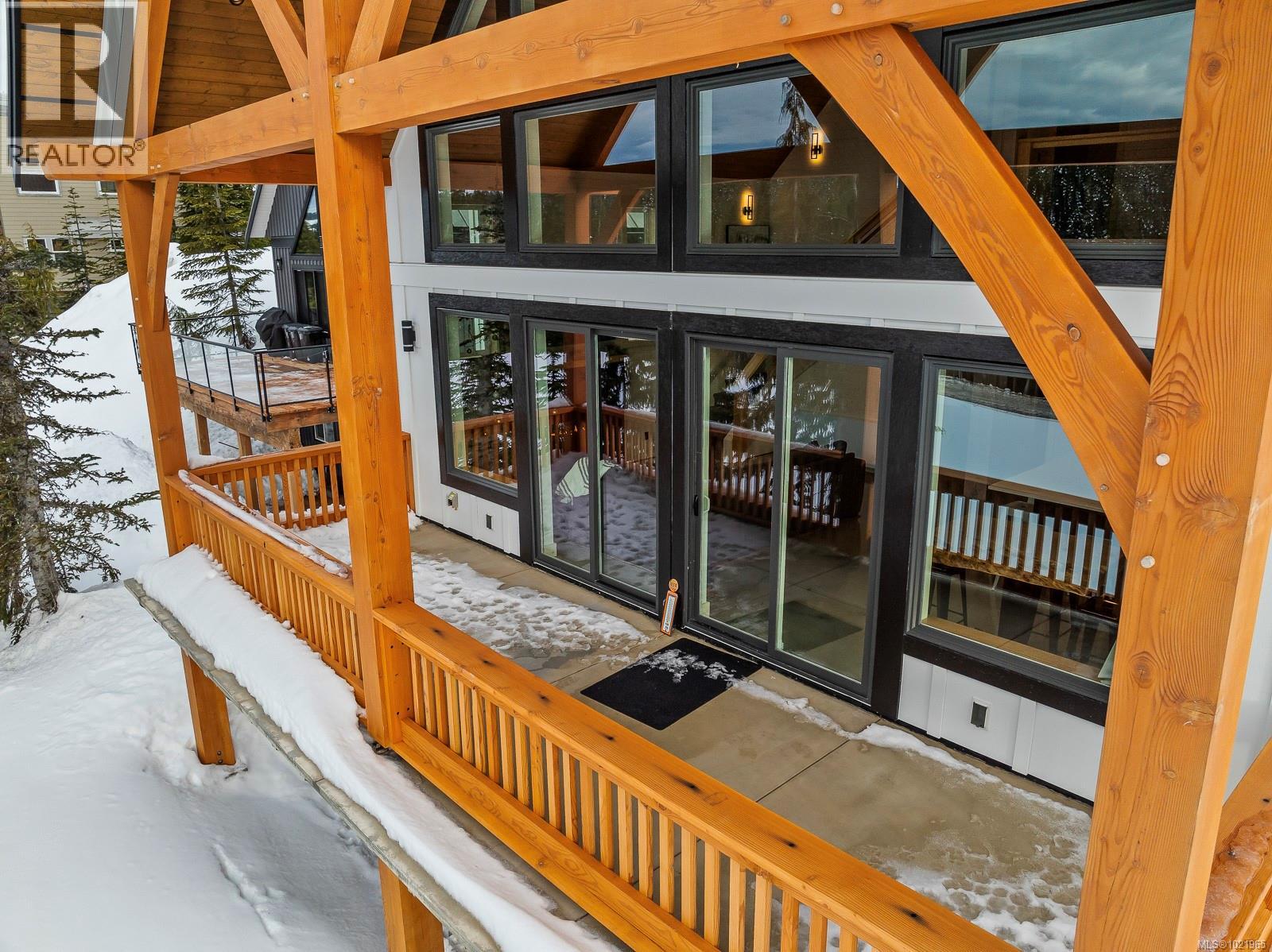 455 ARROWSMITH Ridge, Courtenay