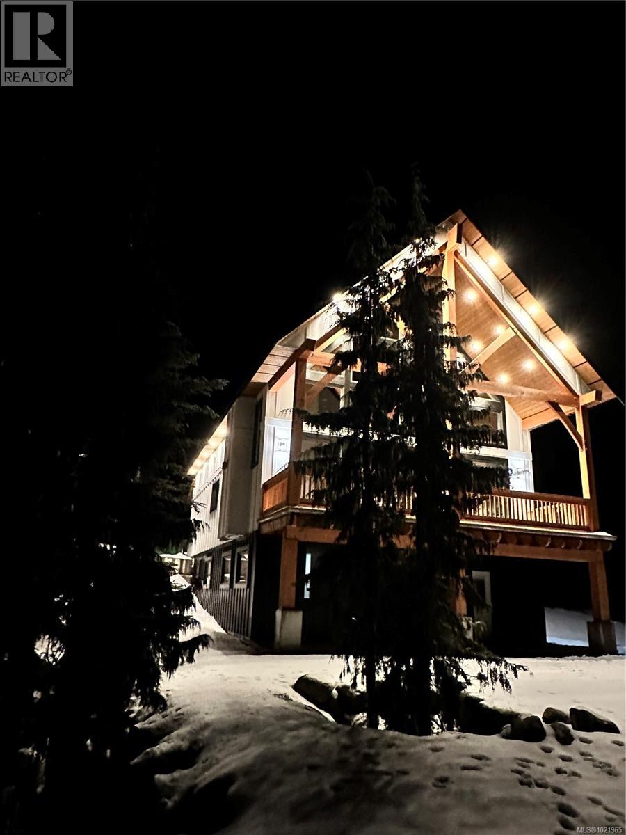 455 ARROWSMITH Ridge, Courtenay