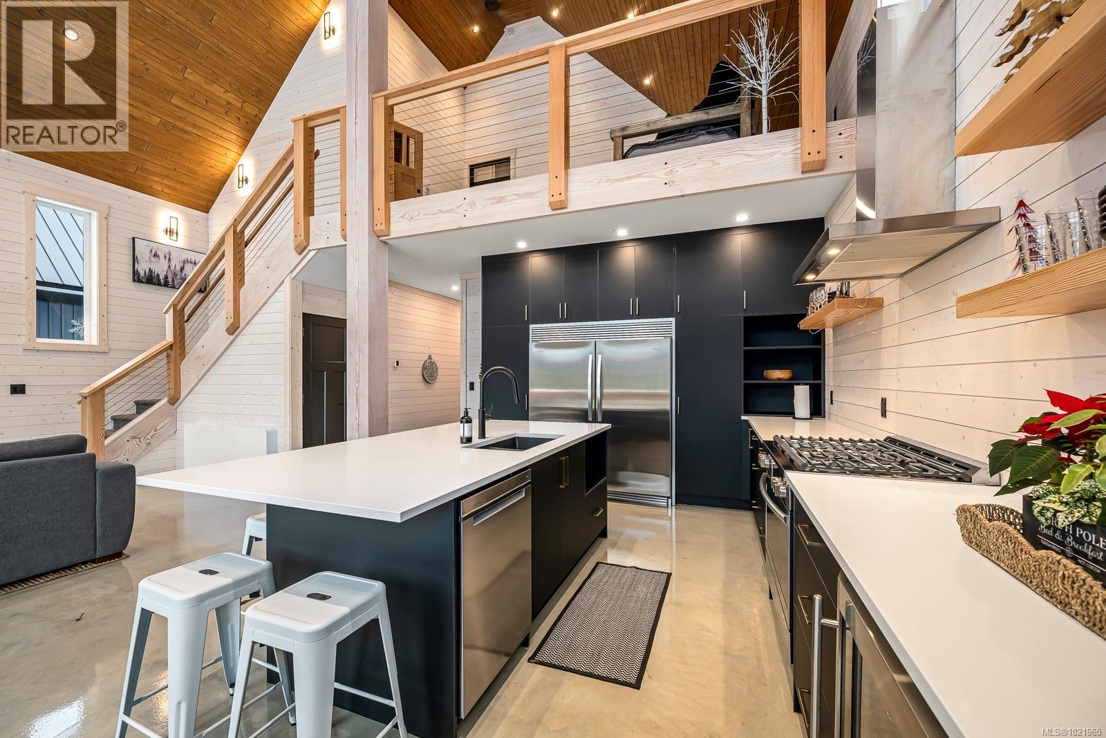 455 ARROWSMITH Ridge, Courtenay