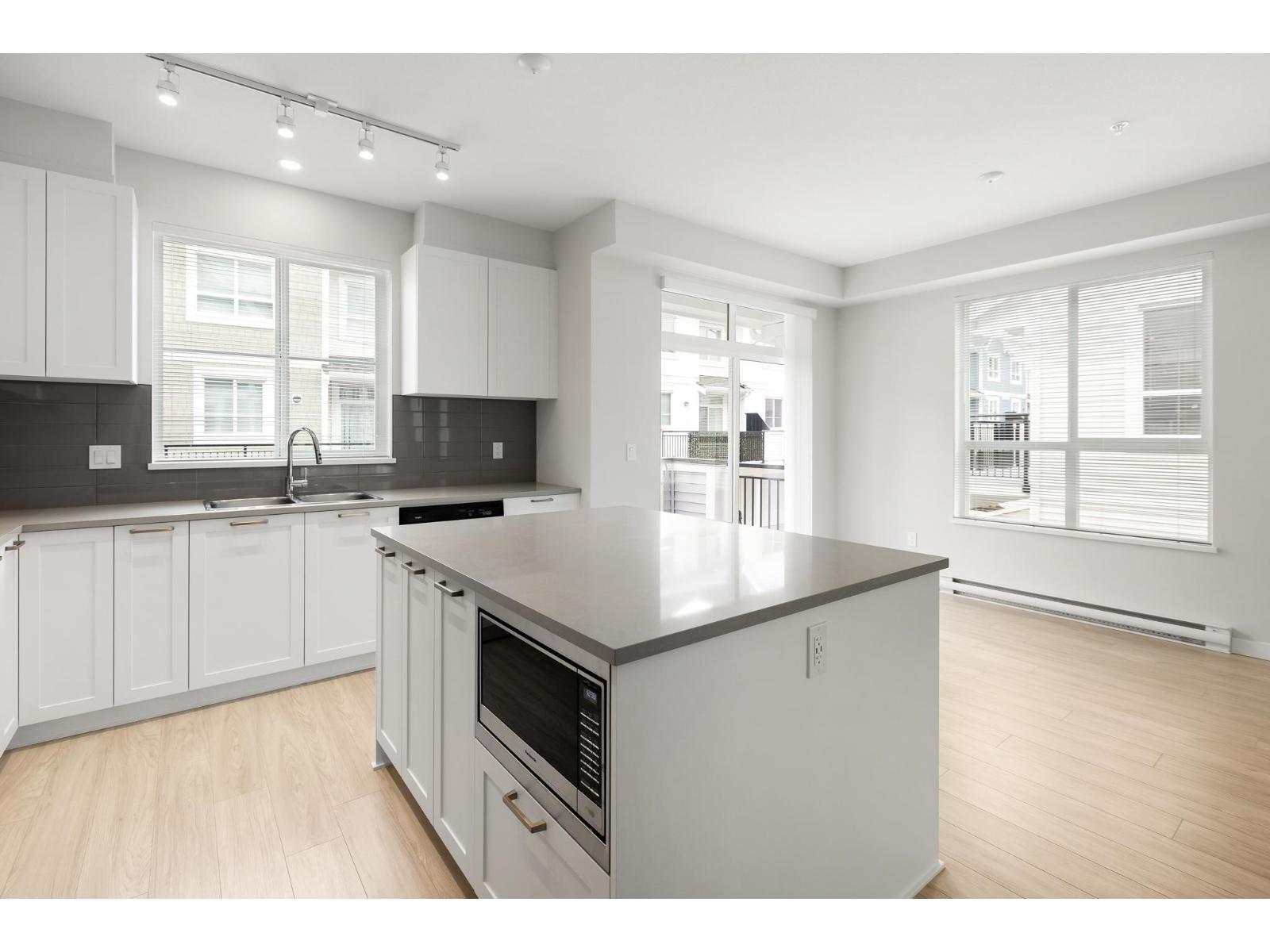 110 8335 NELSON STREET, Mission