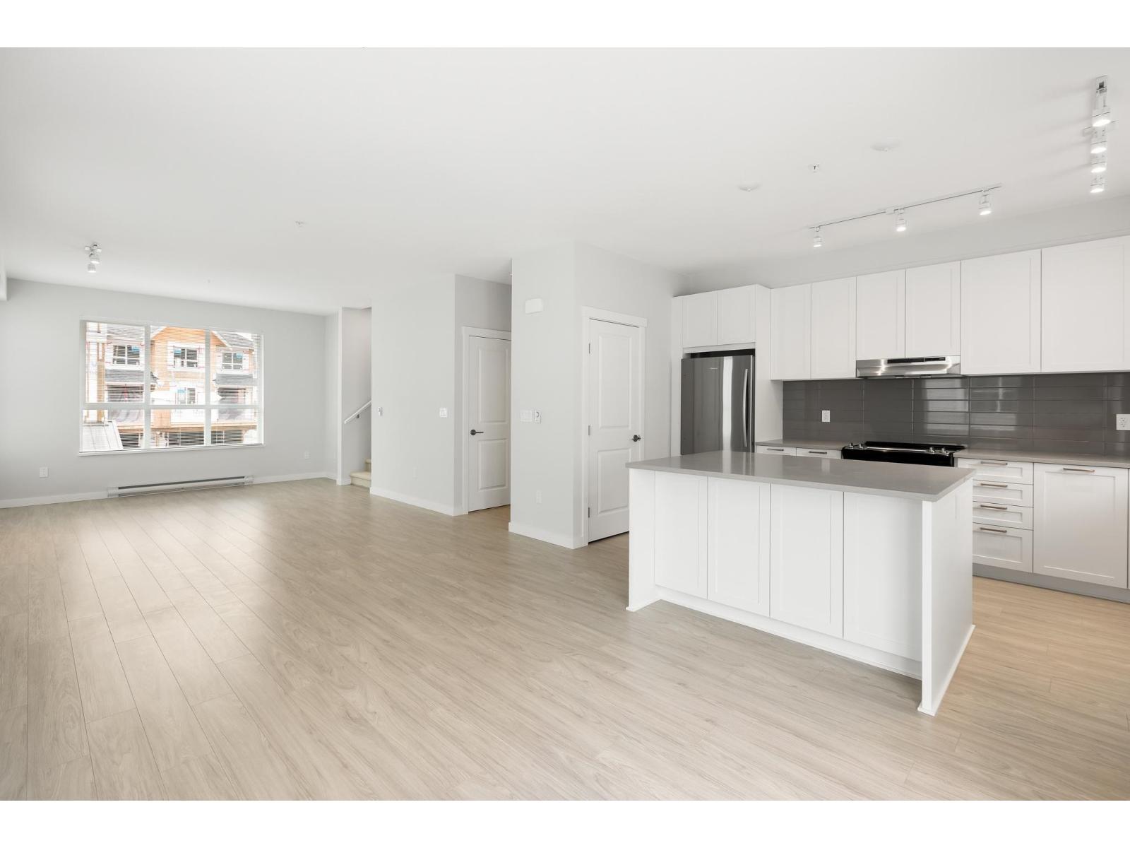 110 8335 NELSON STREET, Mission